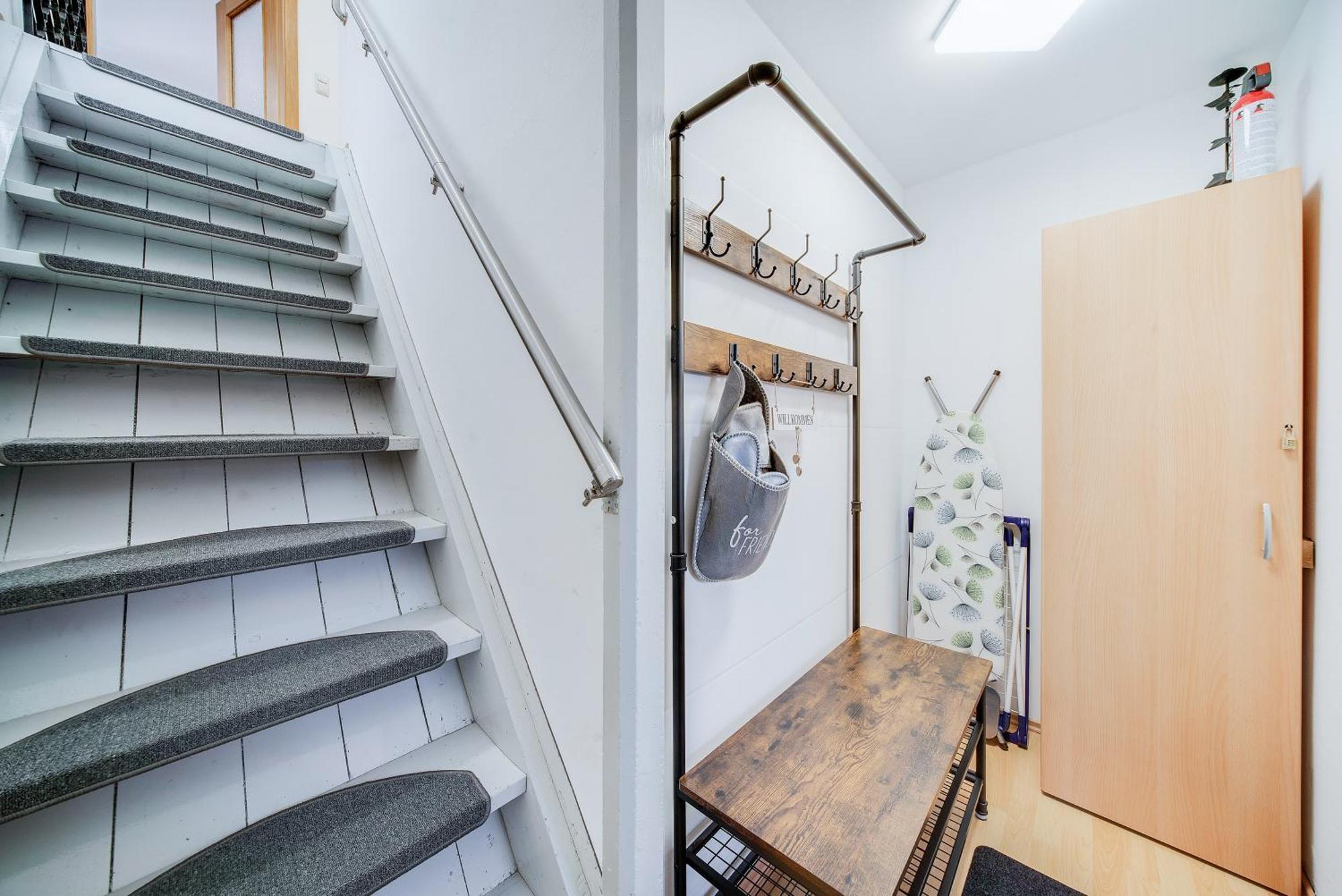 Fewo-Lavees Moderne Zentrale Fewo Nahe Omv Wacker Kliniken Burg -Eigener Eingang-Schluesselloser Check In Burghausen Exteriér fotografie