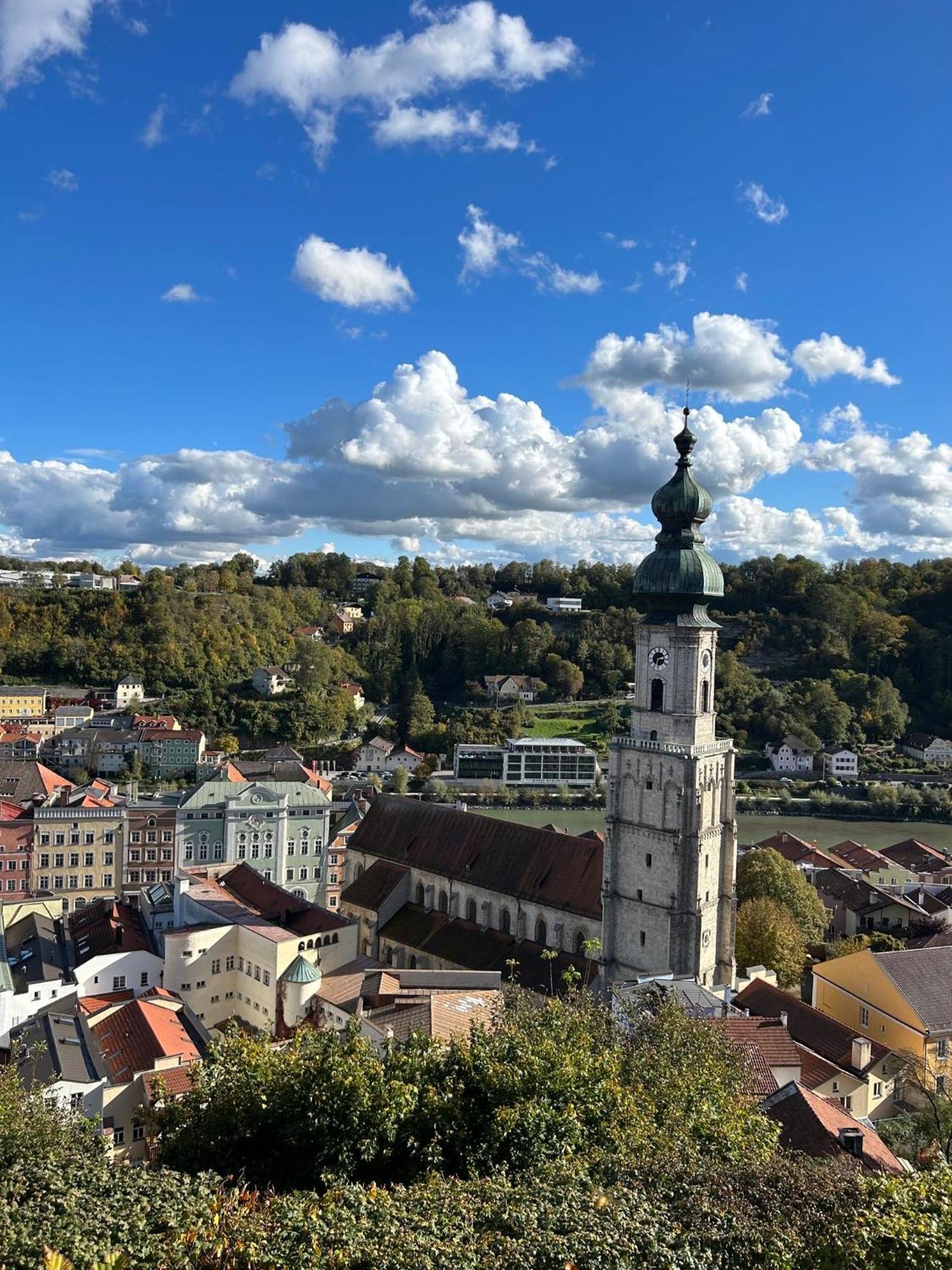 Fewo-Lavees Moderne Zentrale Fewo Nahe Omv Wacker Kliniken Burg -Eigener Eingang-Schluesselloser Check In Burghausen Exteriér fotografie